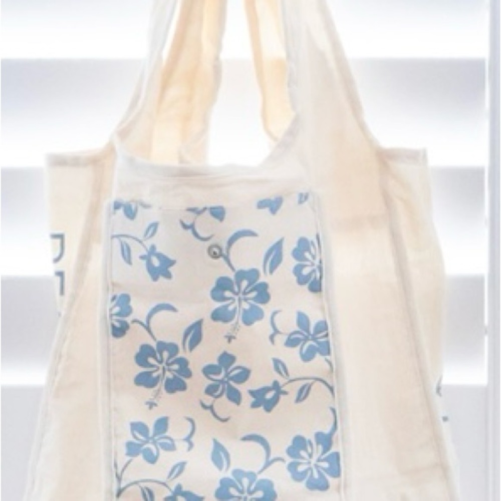 Hawaii Limited Floral Blue and Cream Dean and Delucca Tote Bag